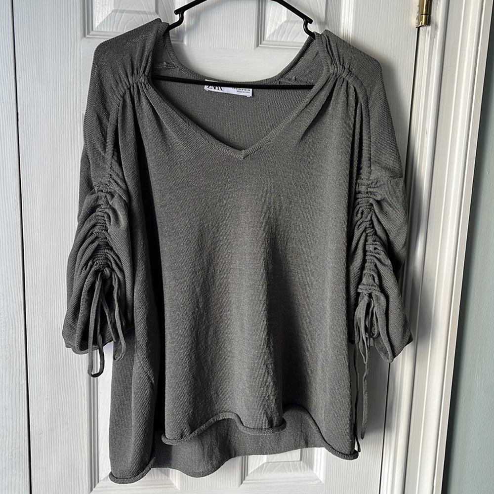 ZARA gray knit 3/4 drawstring sleeve top size Medium